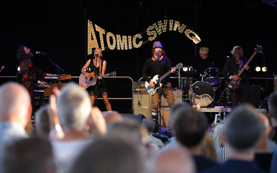 Atomic Swing